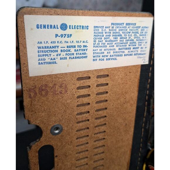 Vtg GE General Electric Portable Radio NICE AM/FM Transistor P-975F Works - Picture 7 of 8